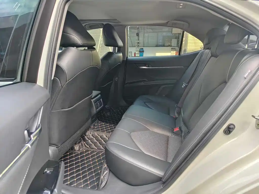 Toyota Camry — миниатюра 6