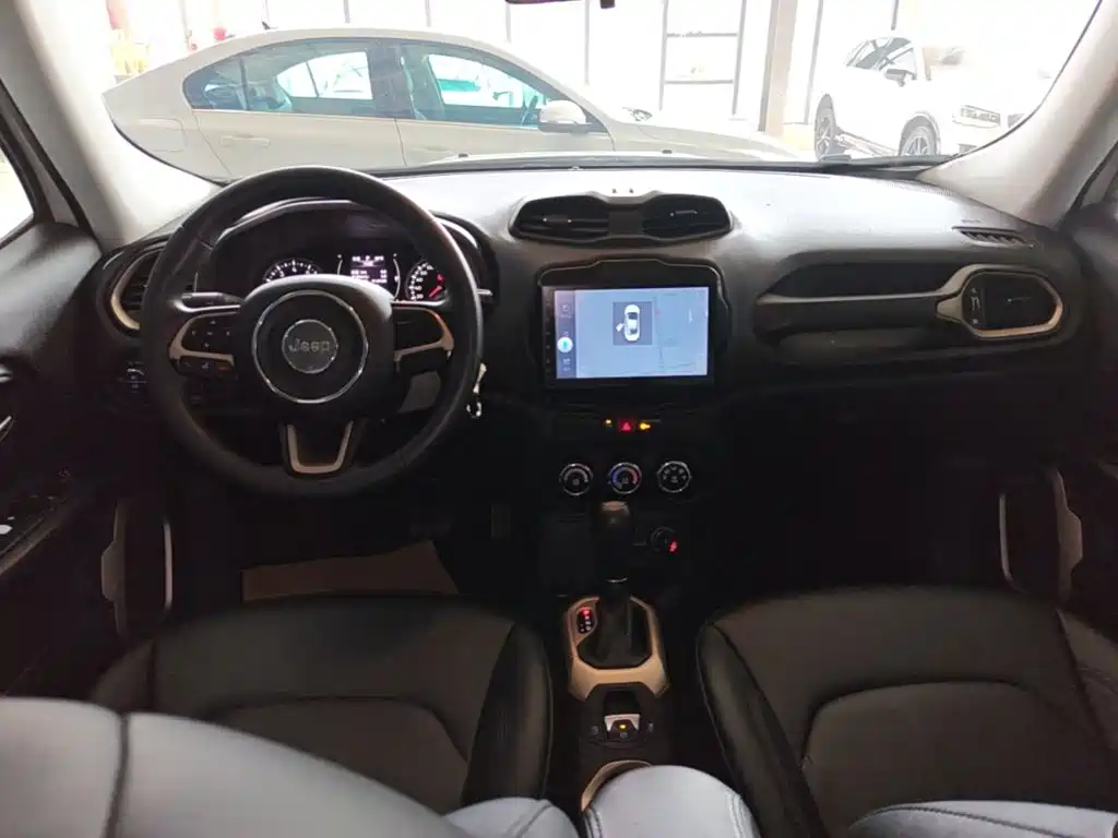 Jeep Renegade — миниатюра 10