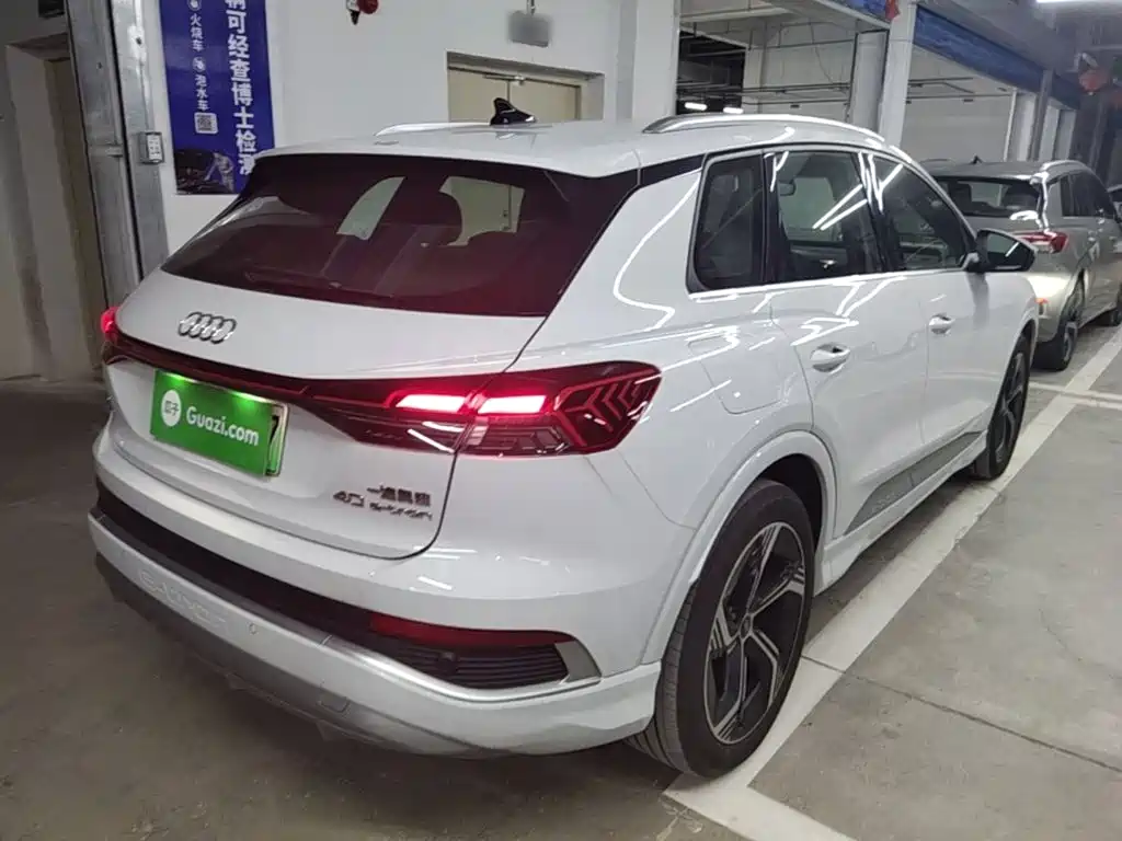 Audi Q4 e-tron — миниатюра 7