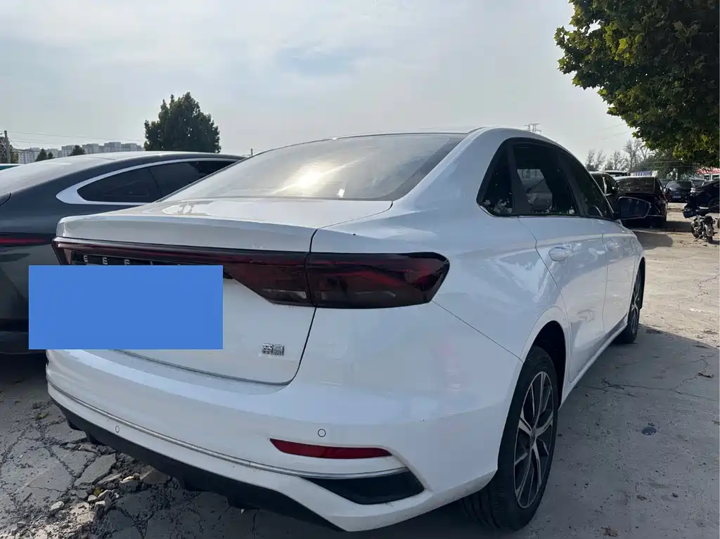 Geely Emgrand — миниатюра 13