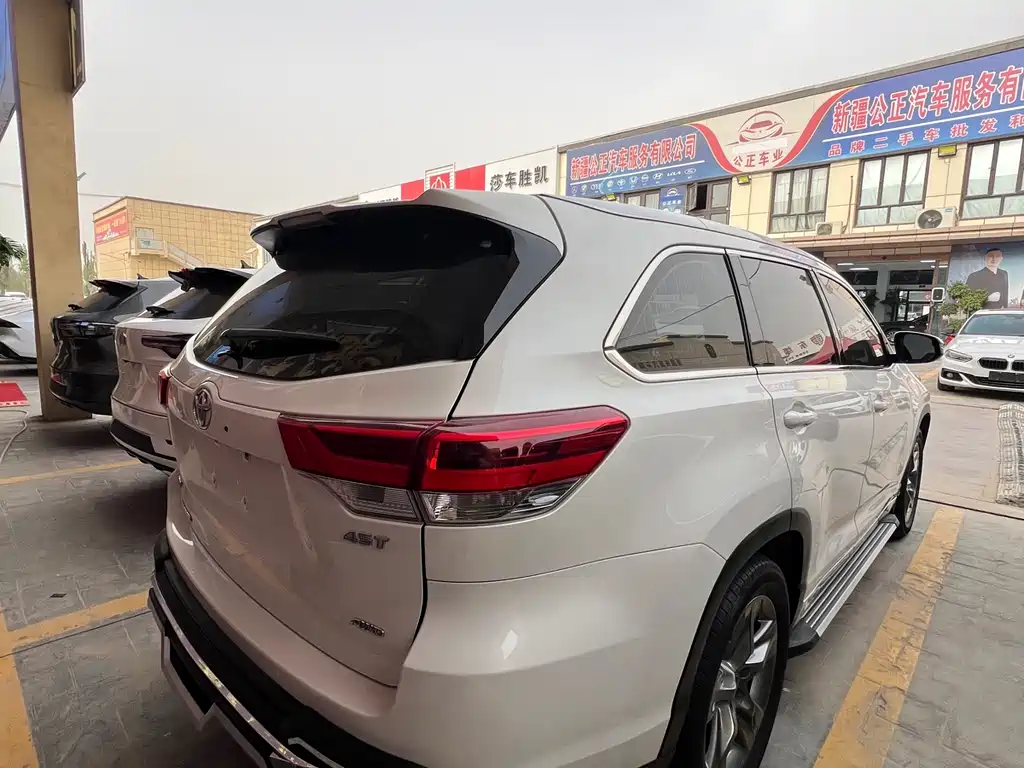 Toyota Highlander - фото 9