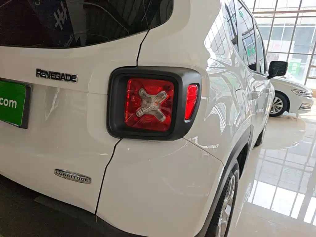 Jeep Renegade — миниатюра 8