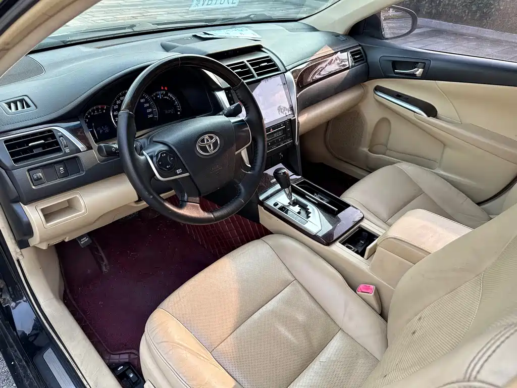 Toyota Camry — миниатюра 9