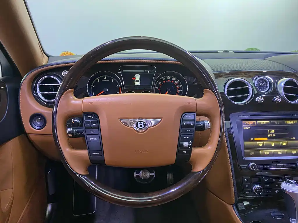 Bentley Flying Spur 2010 6.0T мест