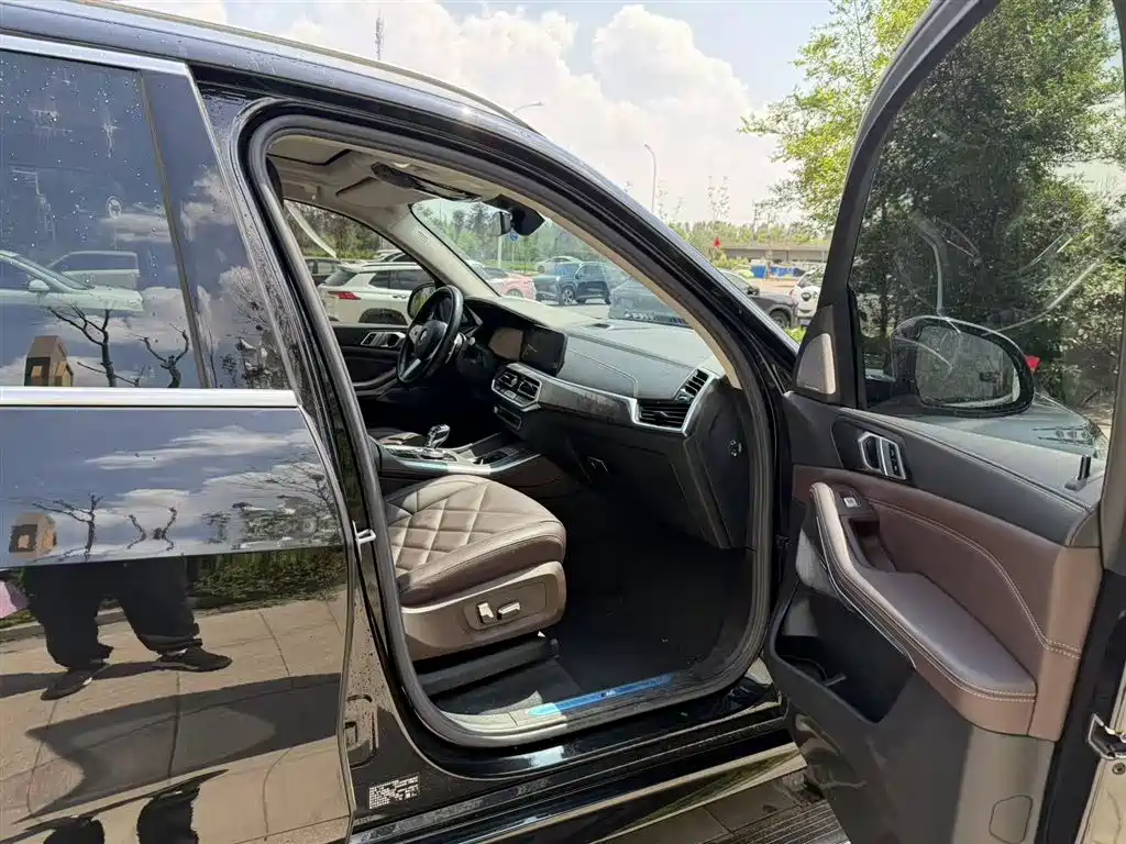 BMW X5 2022 xDrive 30Li Premium M Sport