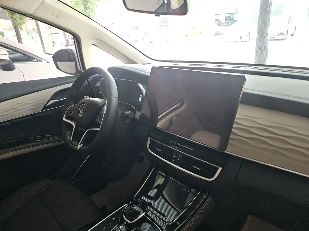 BYD MAX New Energy — миниатюра 12