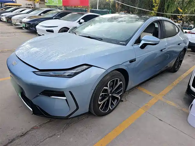 GEELY GALAXY GALAXY E8 2025