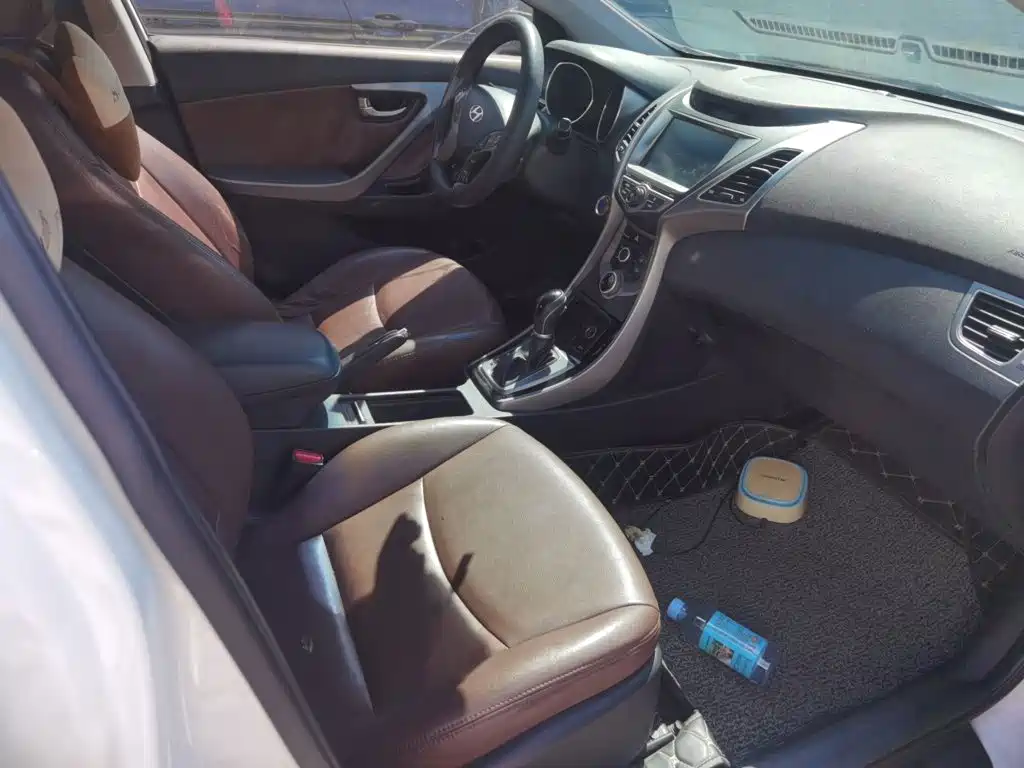 Hyundai Elantra Langdong — миниатюра 12