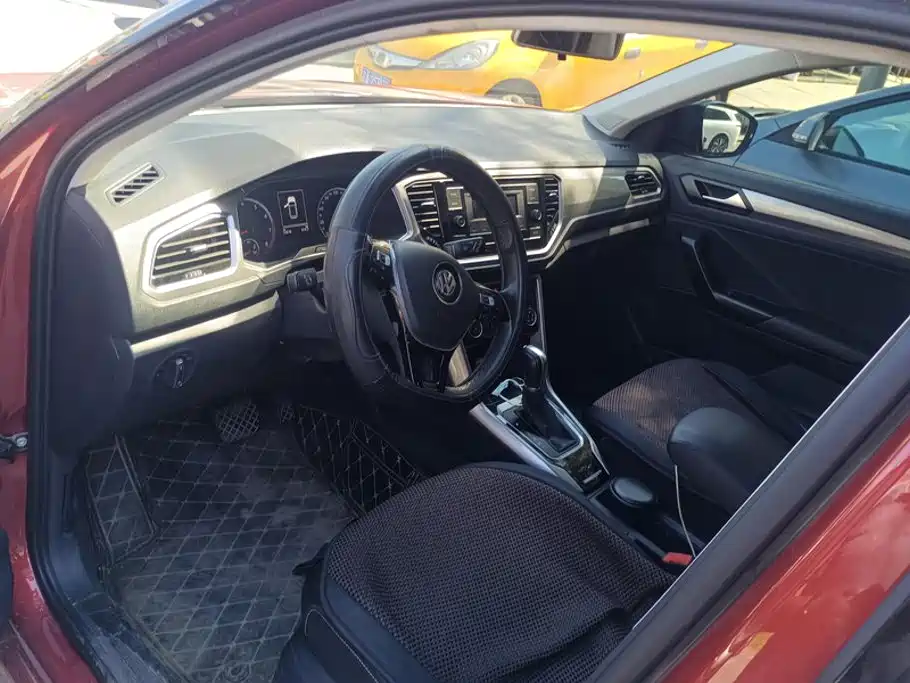 Volkswagen T-Roc — миниатюра 9