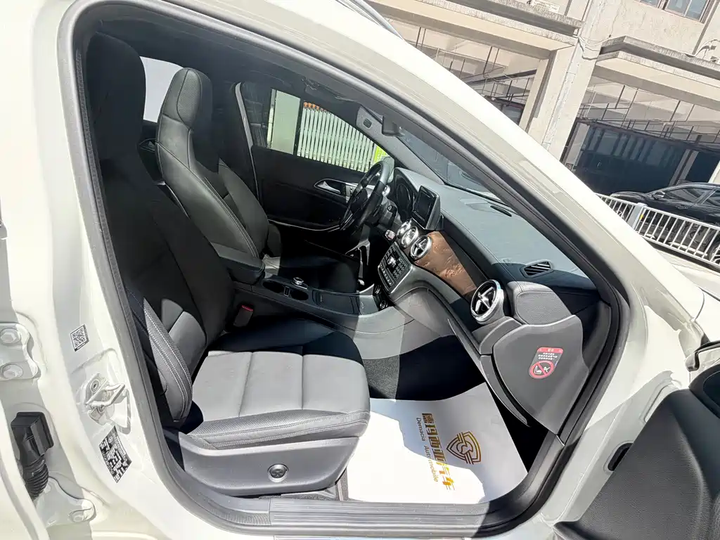 Mercedes-Benz GLA — миниатюра 12