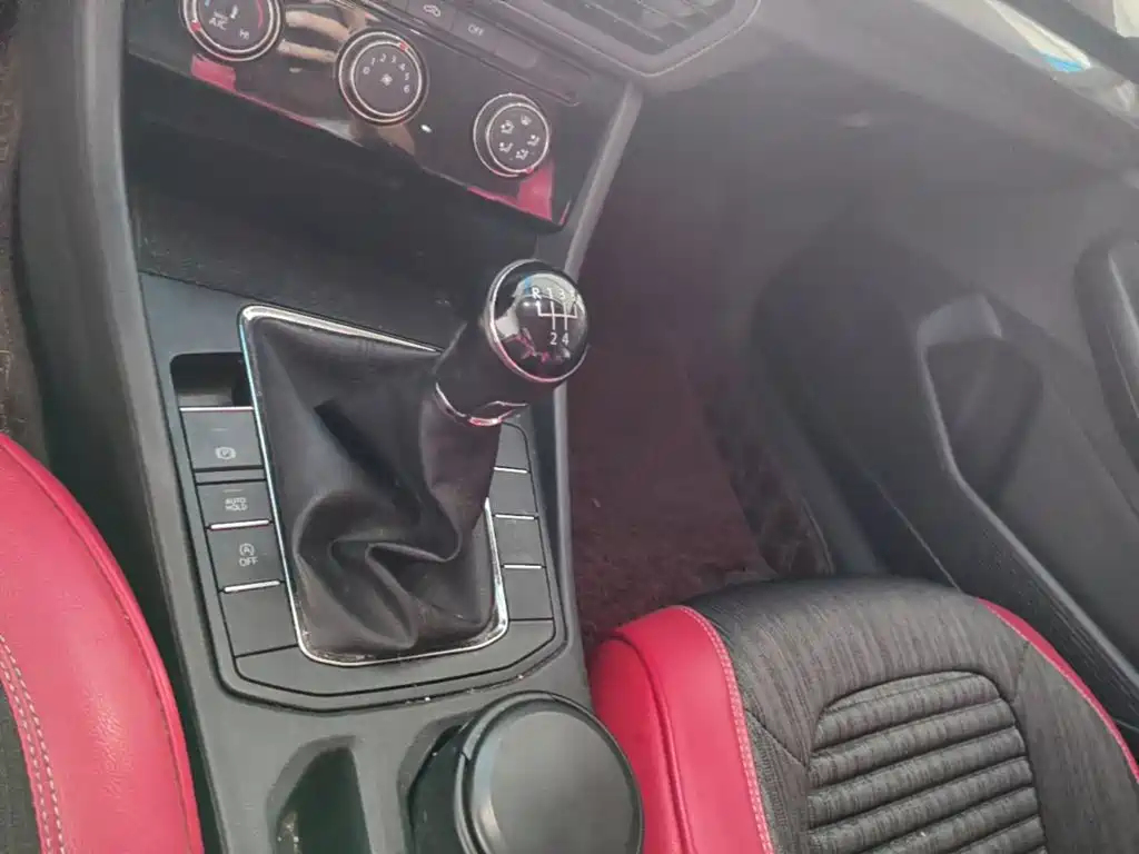 Volkswagen Bora — миниатюра 14