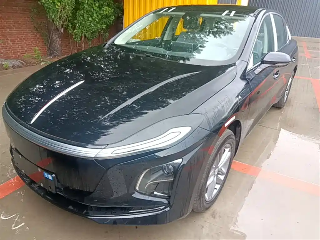 Hongqi E-QM5 2025 610km PLUS