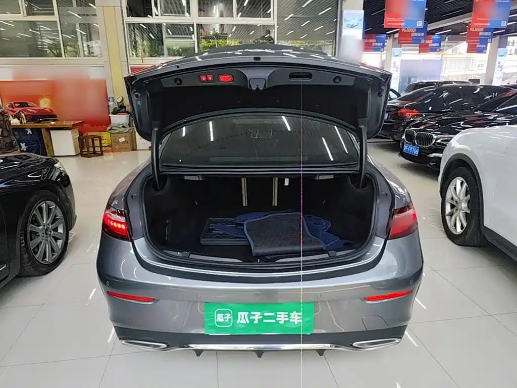 Mercedes-Benz E-Class (Import) — миниатюра 19