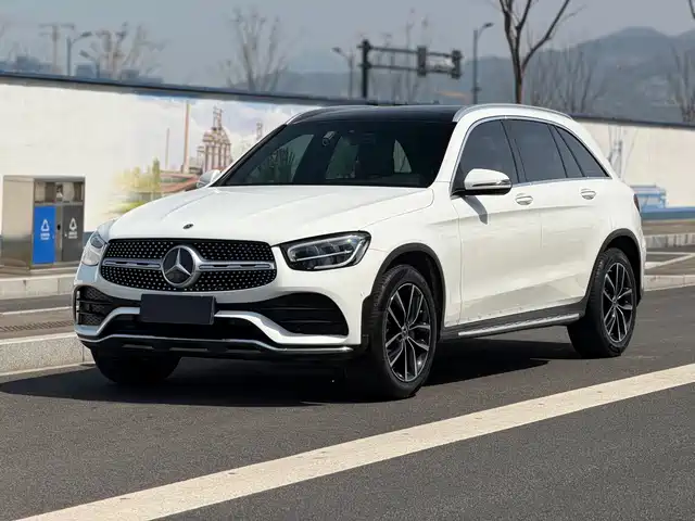MERCEDES-BENZ GLC