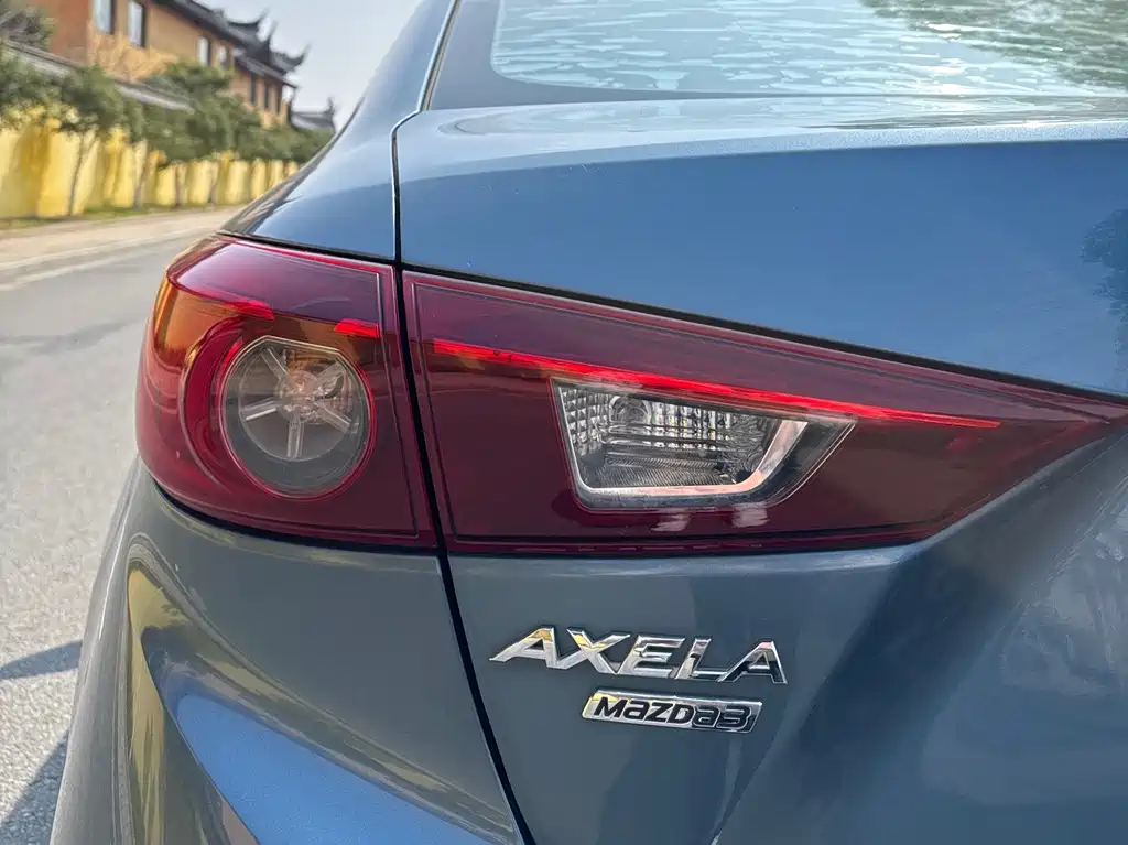 MAZDA 3 ANGKESAILA