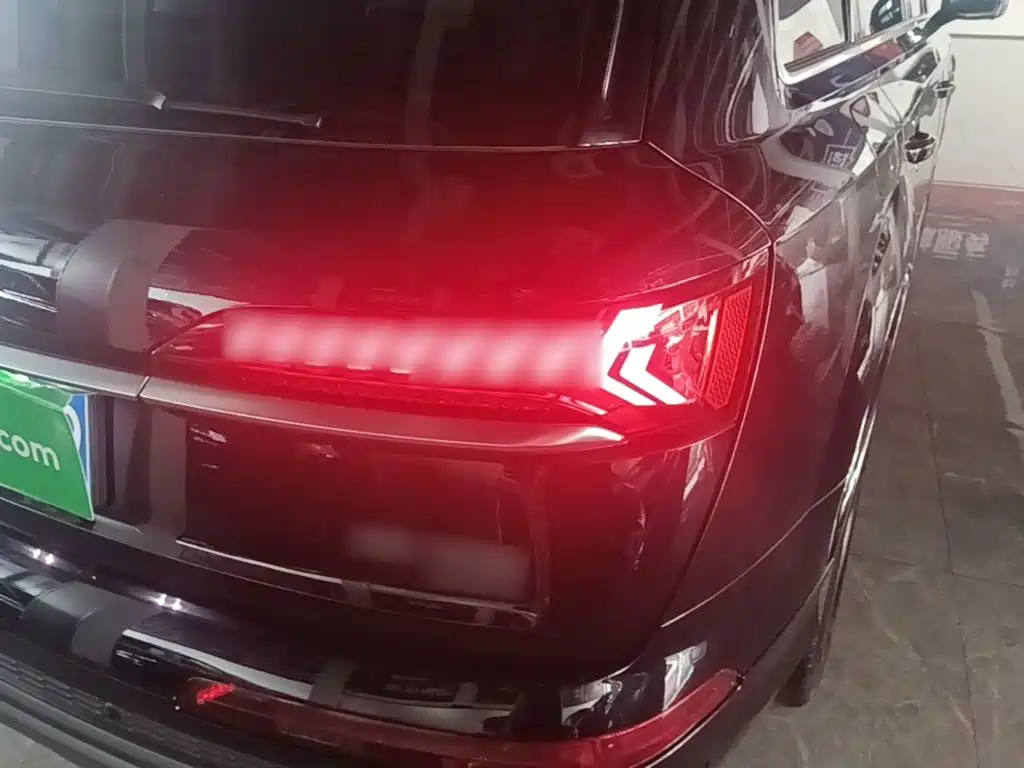 Audi Q7 — миниатюра 8