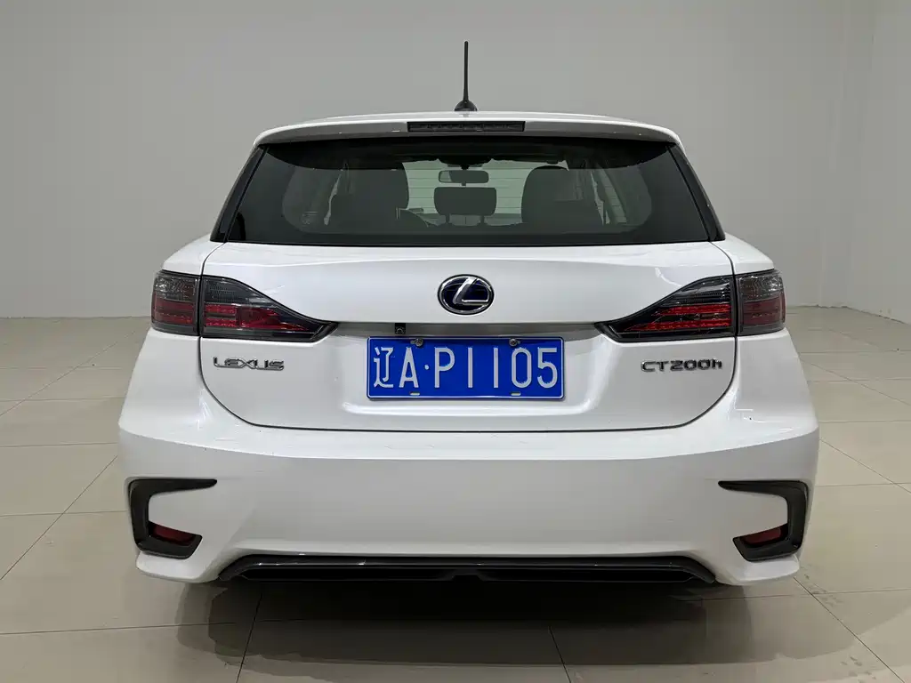 Lexus CT — миниатюра 5