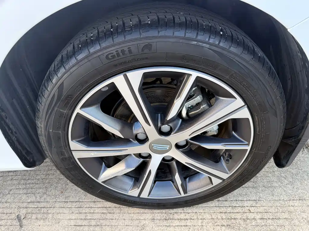 Geely Emgrand — миниатюра 5