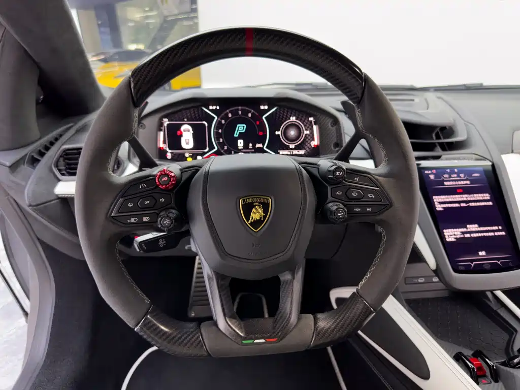 Lamborghini Revuelto — миниатюра 27