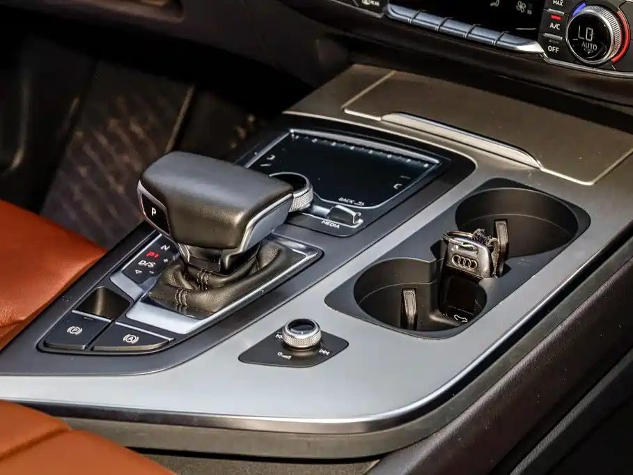 Audi Q5L — миниатюра 28