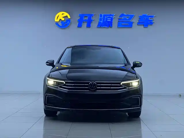 VOLKSWAGEN MAGOTAN GTE PLUG IN HYBRID 2024