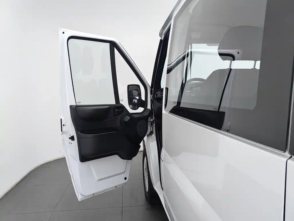 JMC JMC Fushun — миниатюра 8