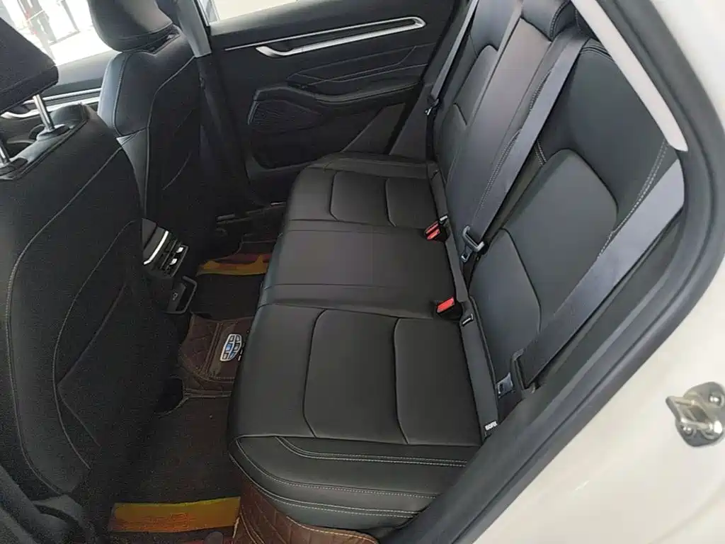 Geely Emgrand — миниатюра 17