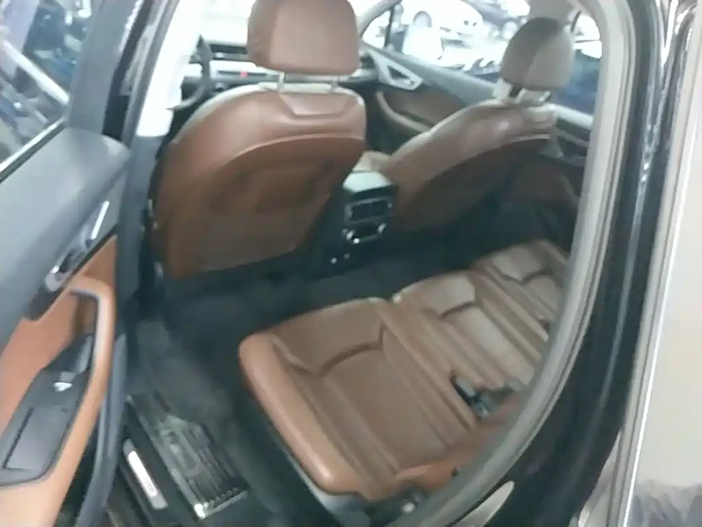 Audi Q7 — миниатюра 17