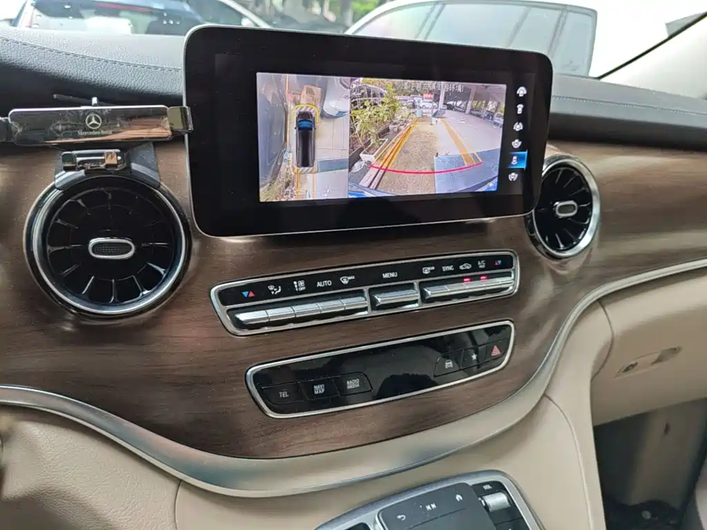 Mercedes-Benz V-Class — миниатюра 13