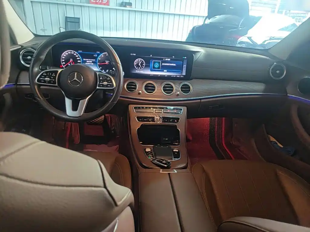 Mercedes-Benz E-Class — миниатюра 10