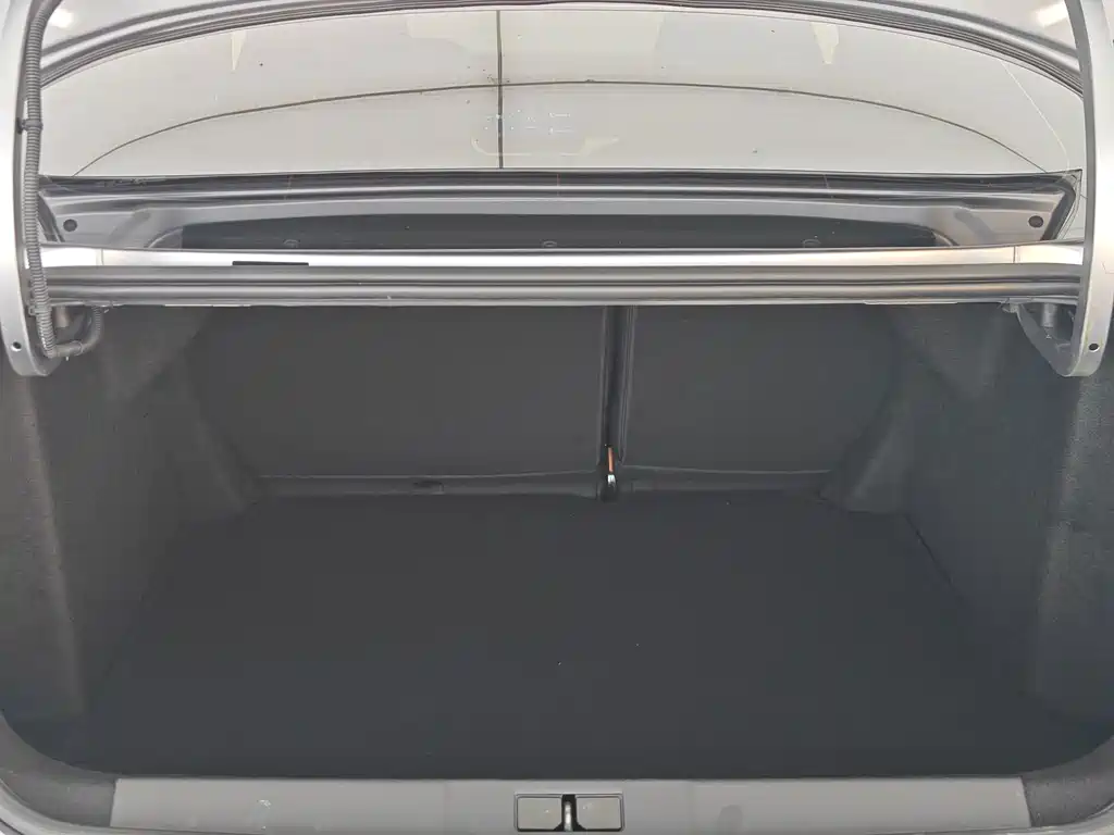 Peugeot 408 — миниатюра 20