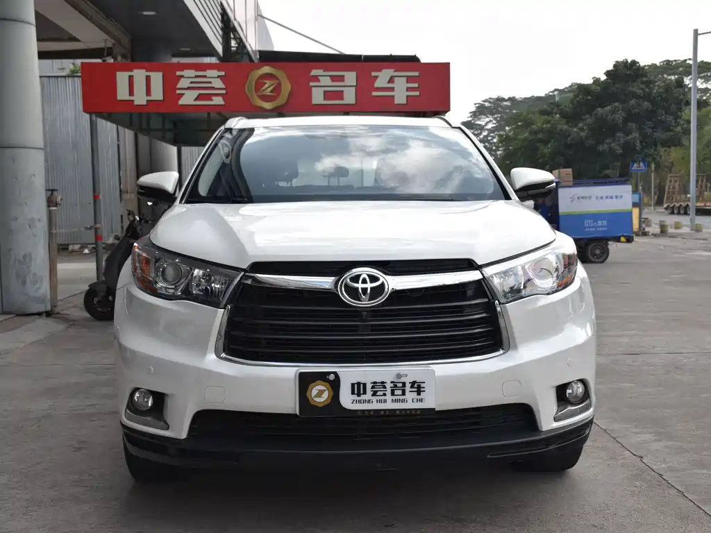 TOYOTA HIGHLANDER