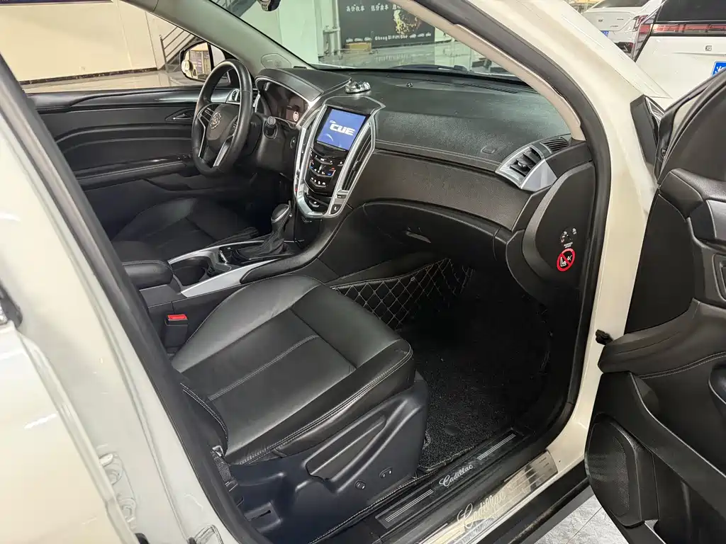 Cadillac SRX — миниатюра 7