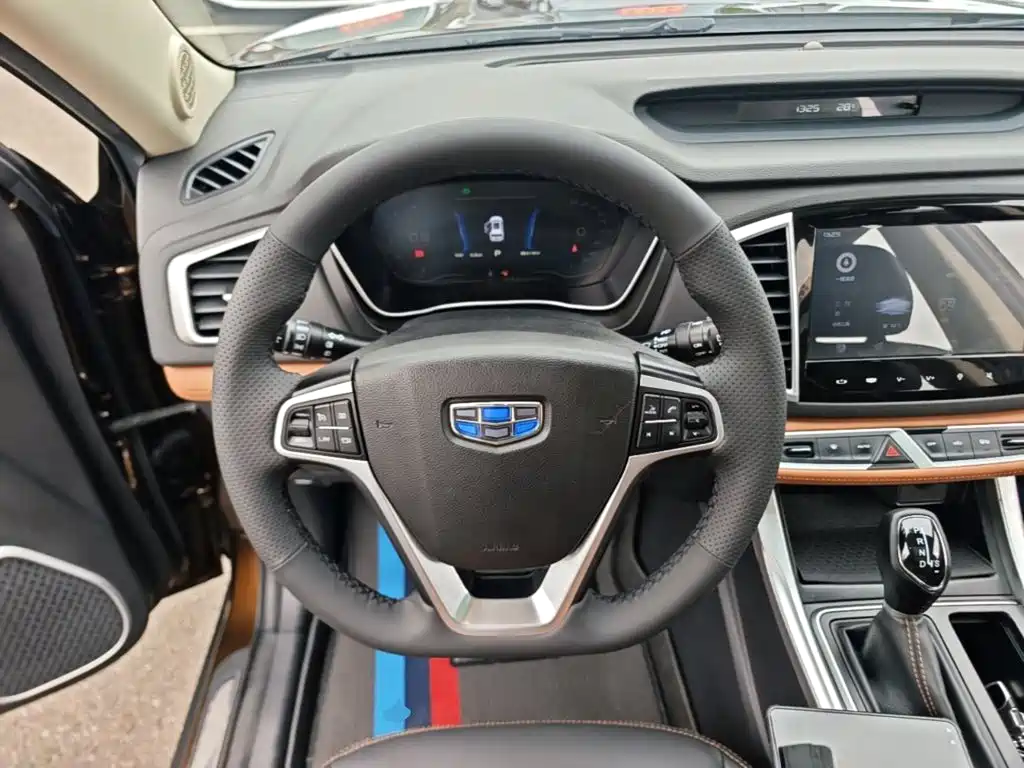 Geely Vision X6 — миниатюра 11