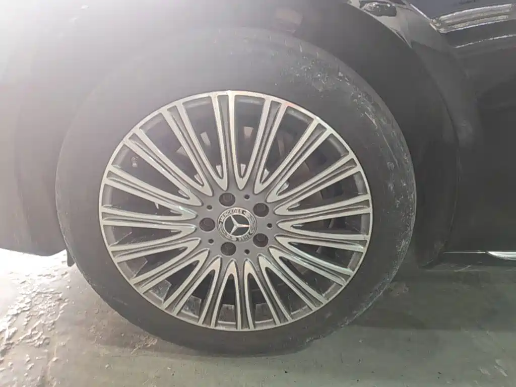 Mercedes-Benz E-Class — миниатюра 23