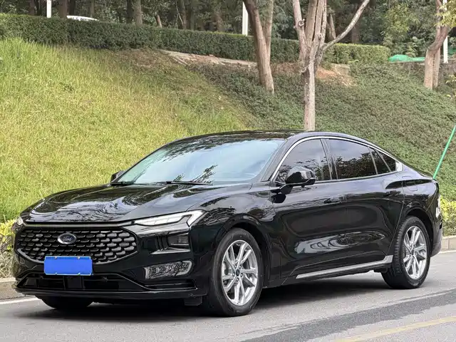 FORD MONDEO 2024