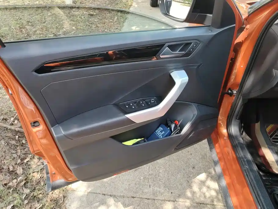 Volkswagen T-Roc — миниатюра 7