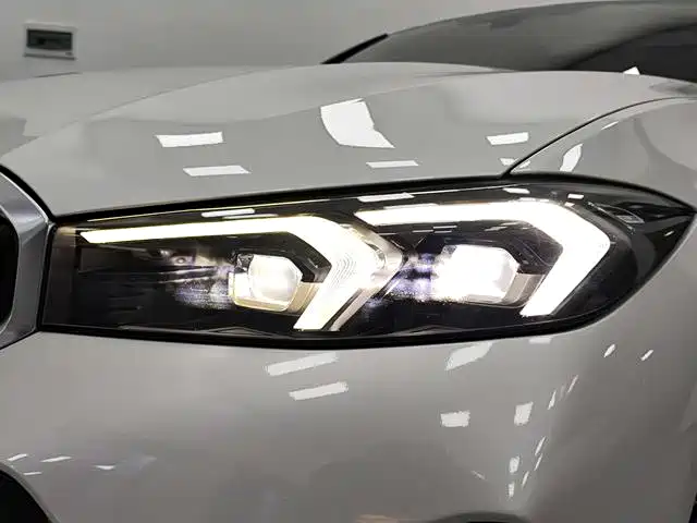 BMW 3 Series — миниатюра 8