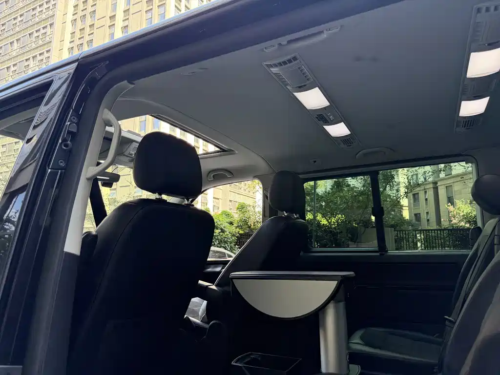 Volkswagen Multivan — миниатюра 14