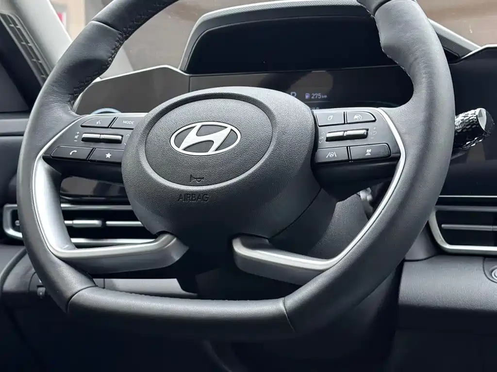 Hyundai Elantra — миниатюра 14