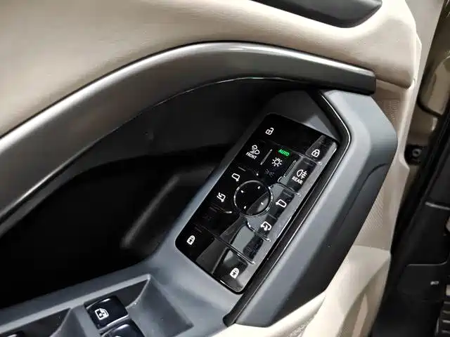 Audi Q5L — миниатюра 21