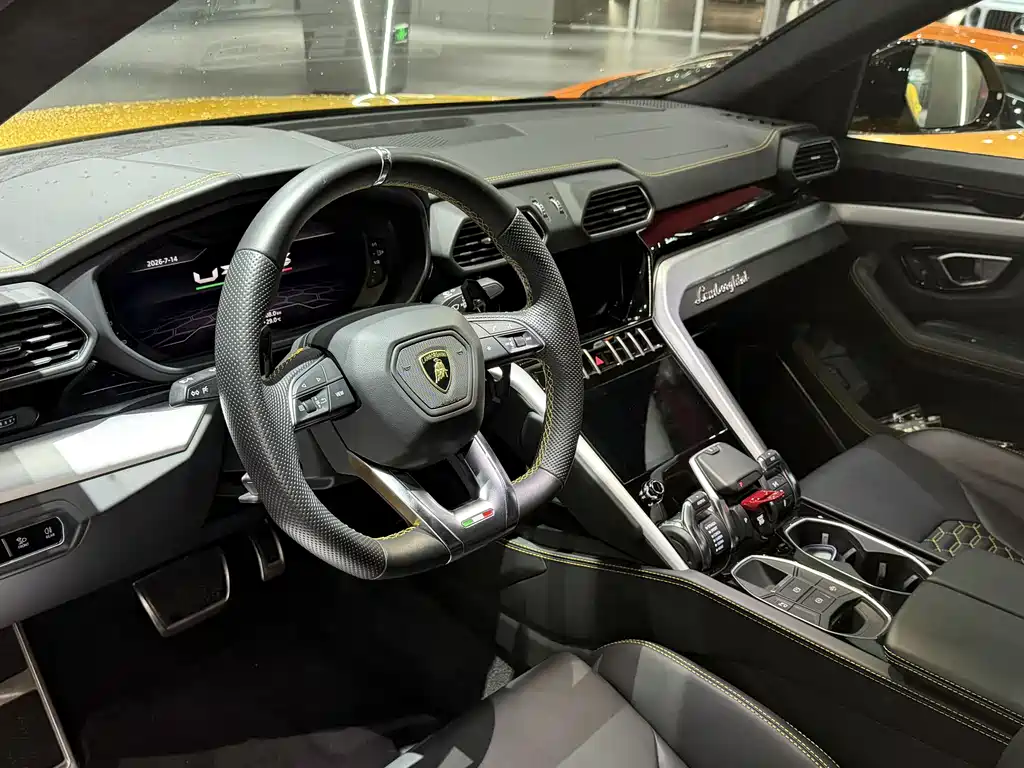 Lamborghini Urus 2021 4.0T V8