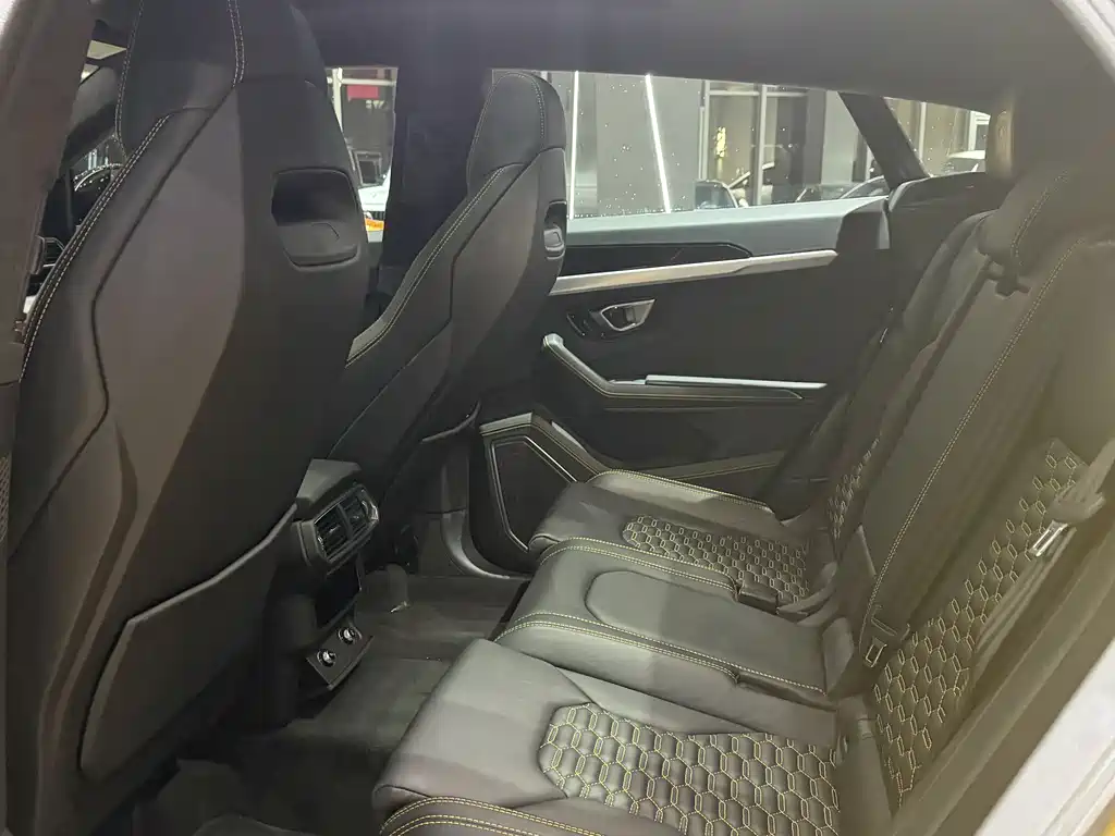 Lamborghini Urus 2021 4.0T V8