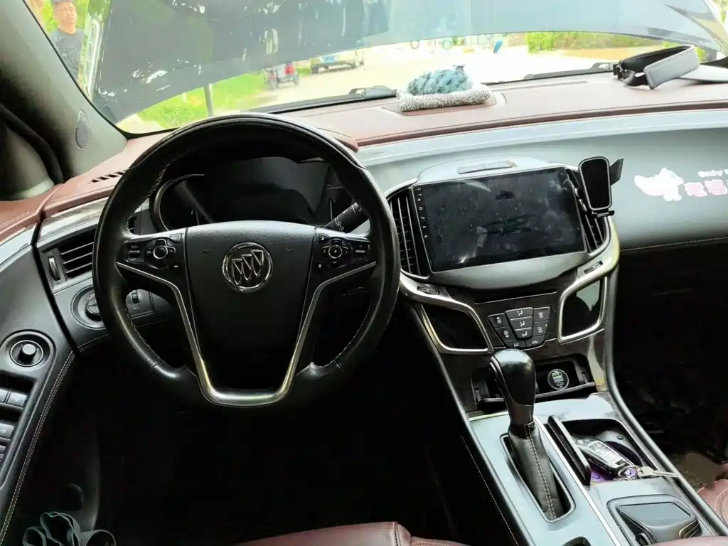 Buick LaCrosse — миниатюра 3