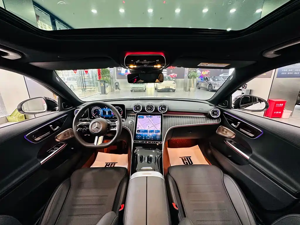Mercedes-Benz C-Class — миниатюра 6