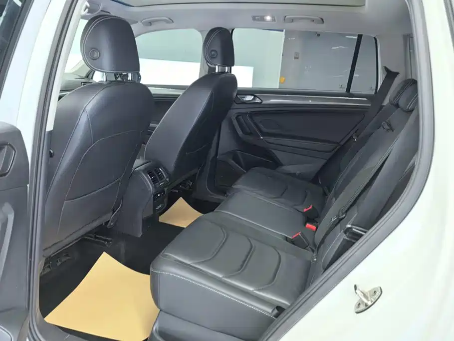 Volkswagen Tiguan L — миниатюра 11
