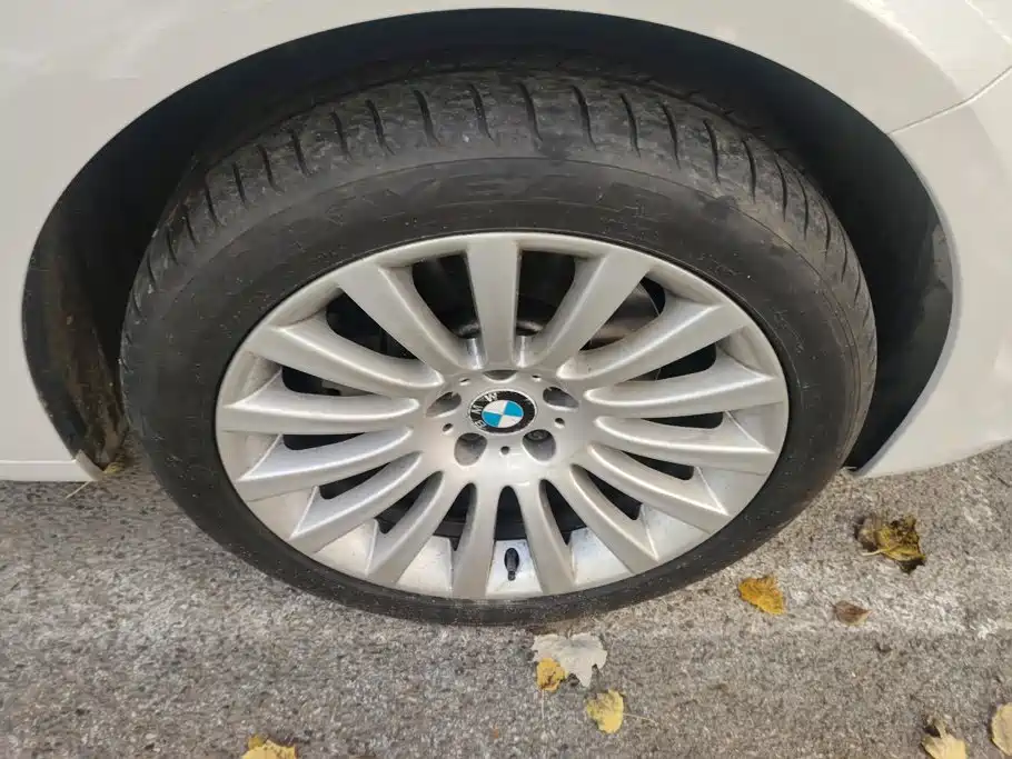 BMW 5 Series GT — миниатюра 6