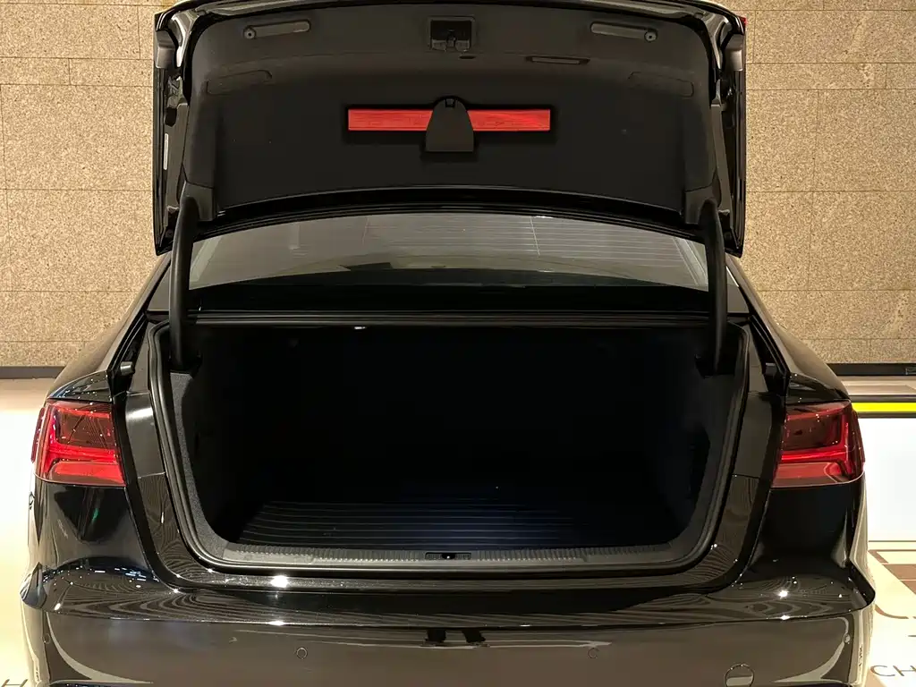 Audi A6L — миниатюра 10