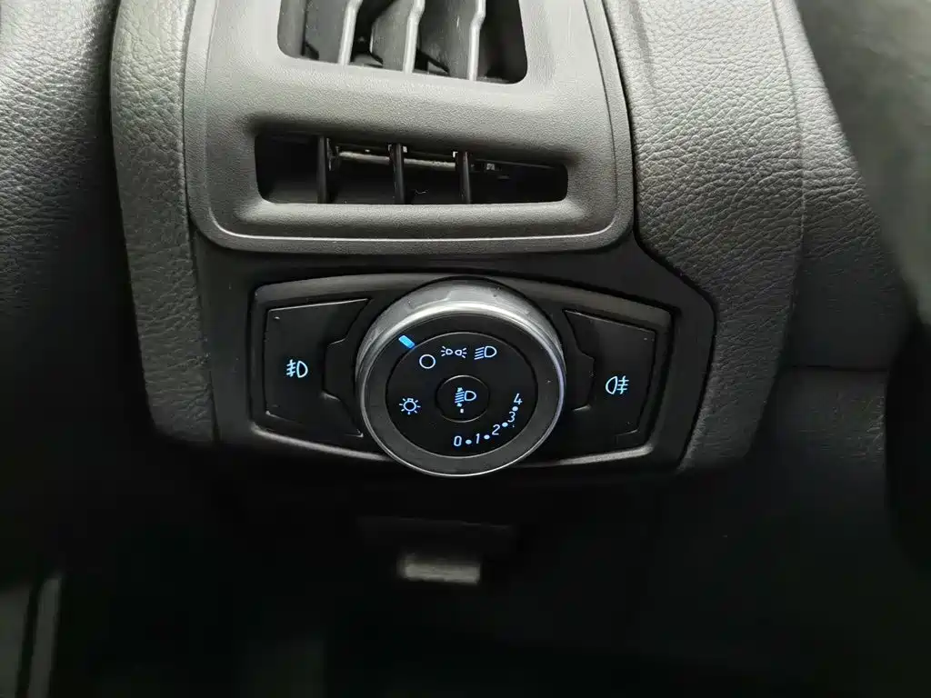 Ford Focus — миниатюра 21