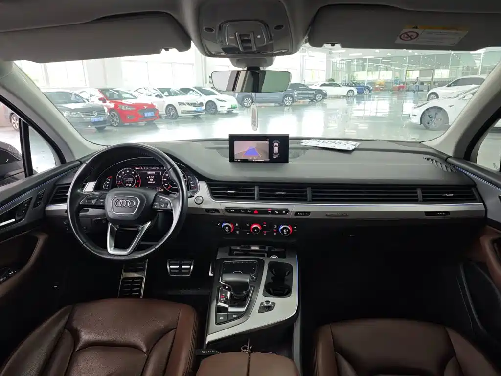 Audi Q7 — миниатюра 11